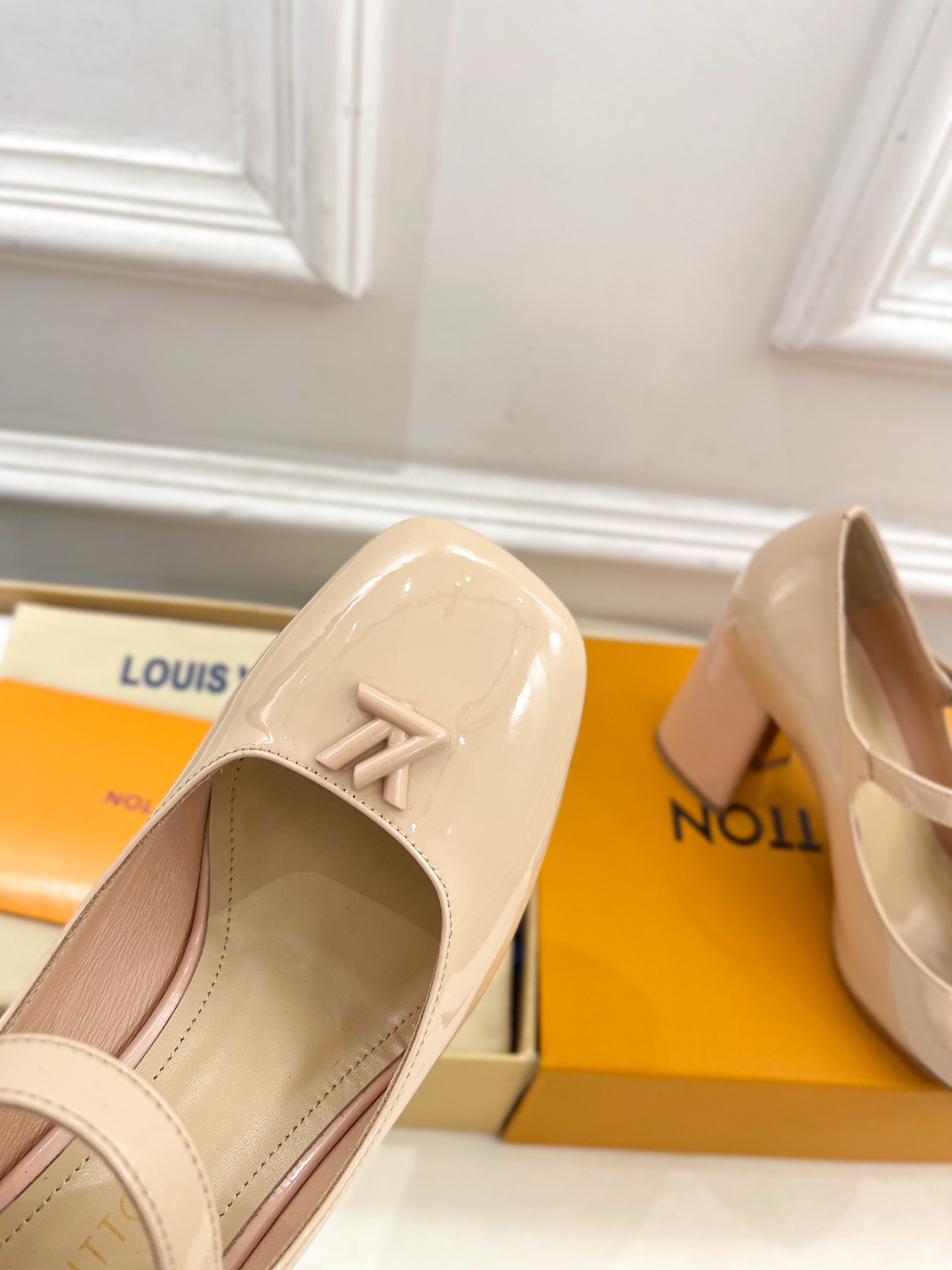 Women's high heels